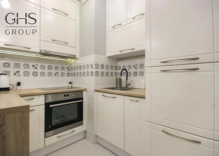 Great Apartment With A Garden In The City Center, Old Town